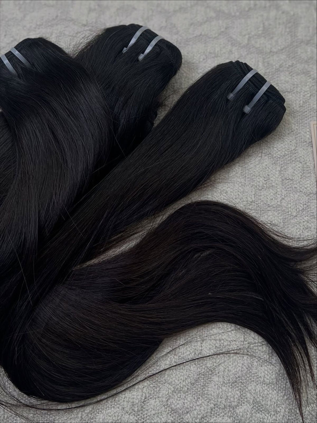 Bundles- Extensions de cheveux Vierges Lisses (100 % Humains)